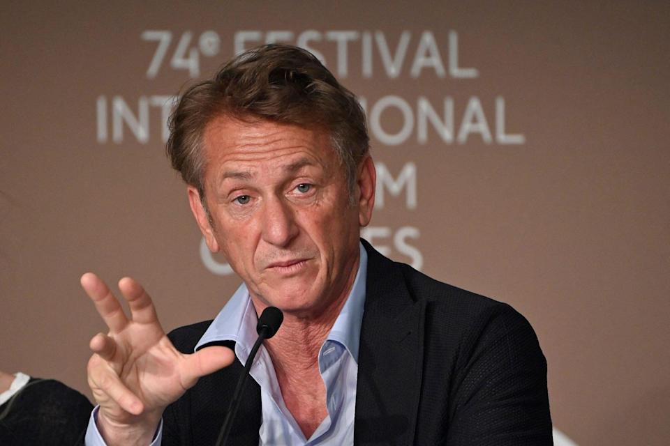 Sean Penn Feels American Men Have ‘Become Quite Feminized’ Because of ‘Cowardly Genes’