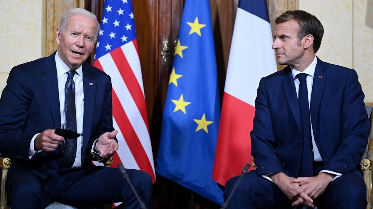 Biden and Macron discuss Russian military “deterrence” ahead of French leader’s Moscow trip