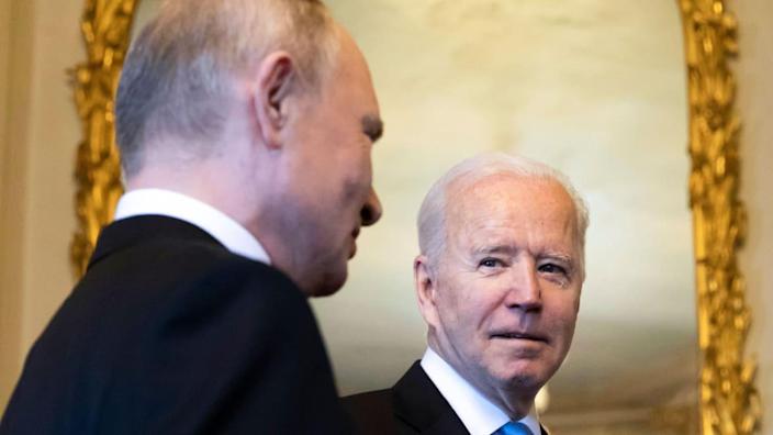 Biden Beefs Up Russia Sanctions. Lawmakers Are Still Peeved.