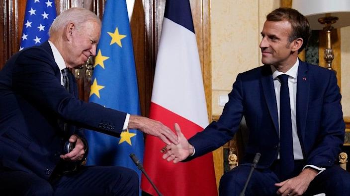 Biden talks with Macron about French meeting with Putin and Zelensky