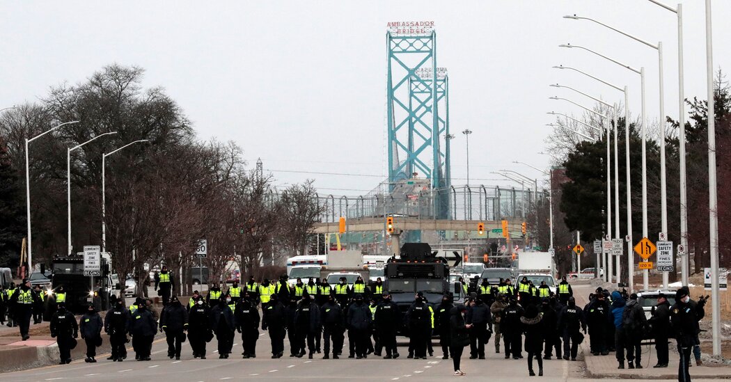 Canada Live Updates: Police Reopen Blockaded Bridge