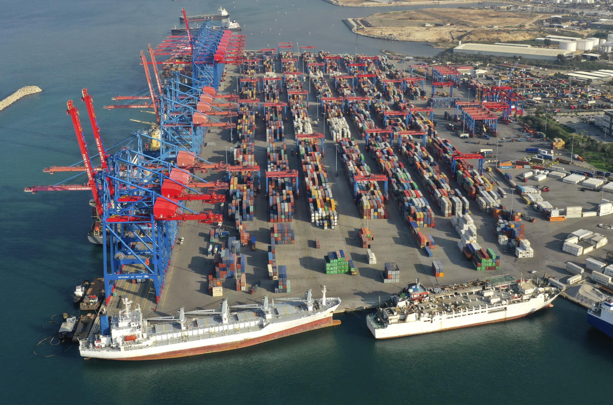 French shipping company wins Beirut port containers contract