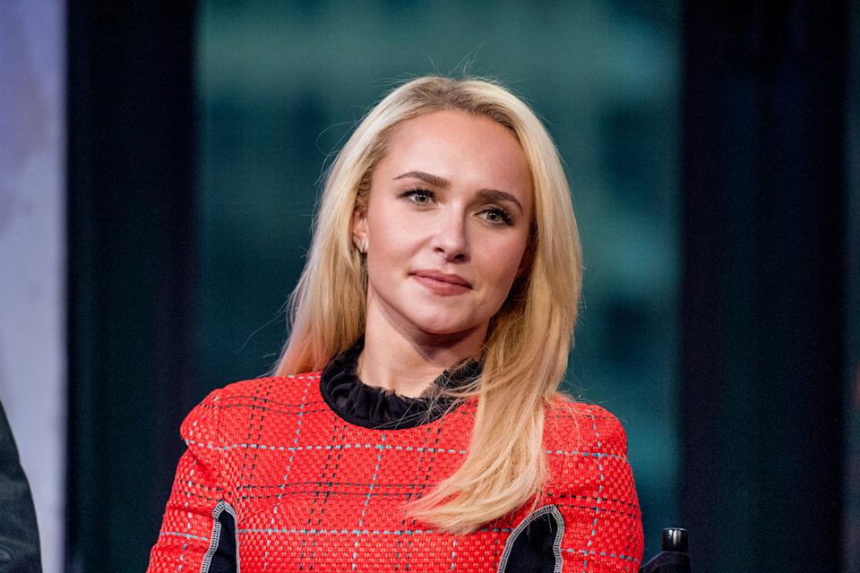 Hayden Panettiere, who shares daughter with Ukrainian boxer Wladimir Klitschko, supports country amid Russian invasion