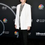 Jane Lynch says ‘Glee’ character Sue Sylvester ‘would be MAGA’ if show were on air today