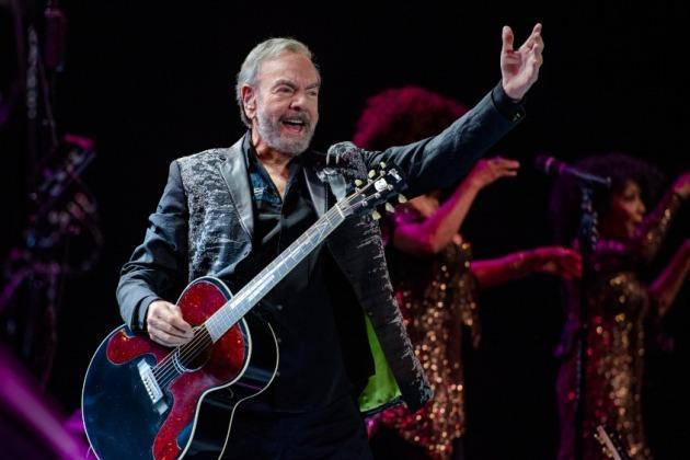 Neil Diamond Sells Song Catalog, Master Recordings to Universal Music Group