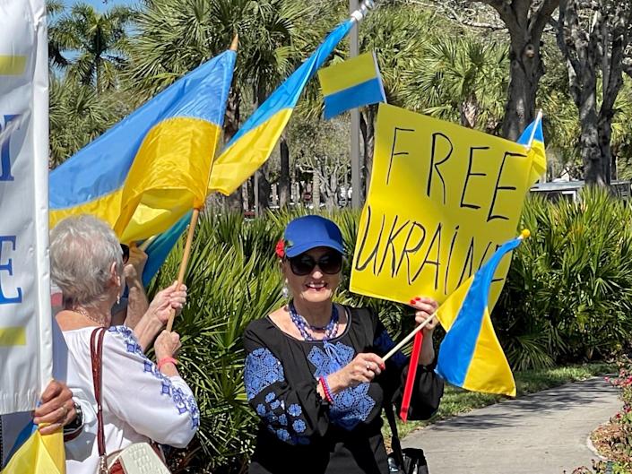 Protest in Naples urges support for Ukrainians against aggressive activities by Russia