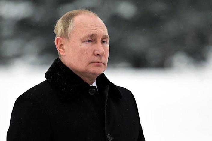 Putin’s inner circle targeted by new EU sanctions