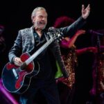 ‘Sweet Caroline’ Songwriter Neil Diamond Sells Song Rights to Universal Music