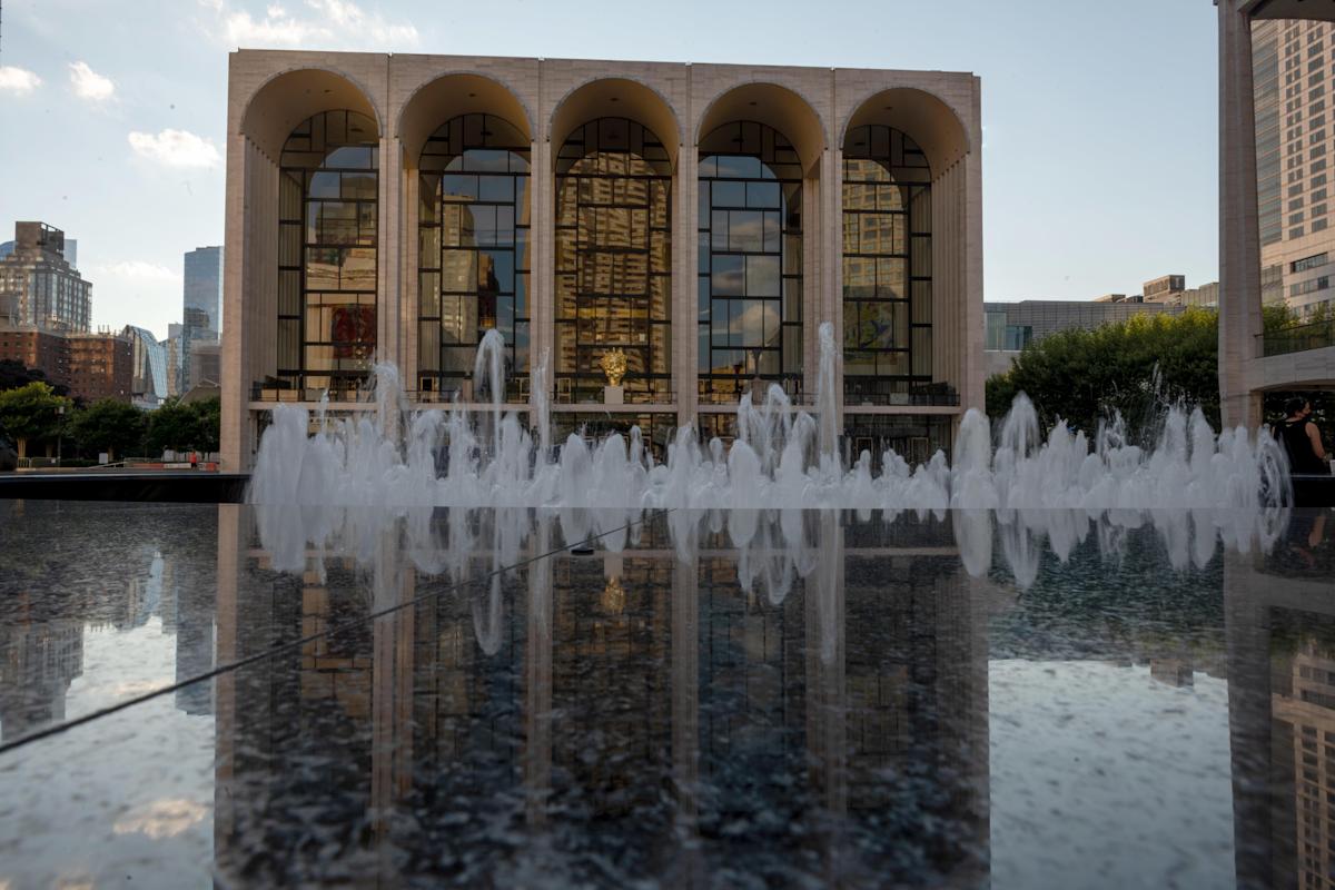 The Met Opera to stop working with artists who have ties to Putin