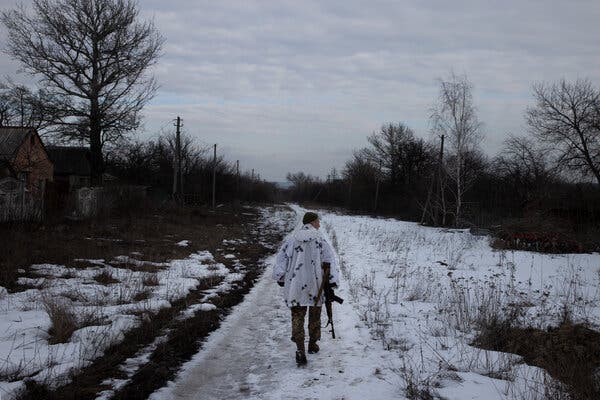 Ukraine Live Updates: Western Officials Dispute Russian Drawdown; Kremlin Insists Troops Are Pulling Back