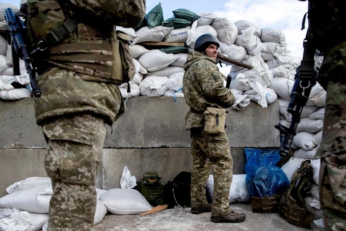 Ukraine pushes for cease-fire as fighting rages and sanctions hit Russia’s economy