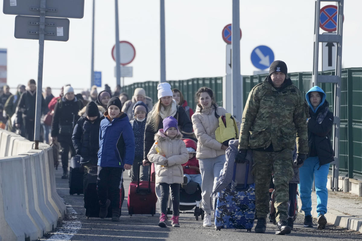 UN refugee agency: nearly 120,000 Ukrainians have fled