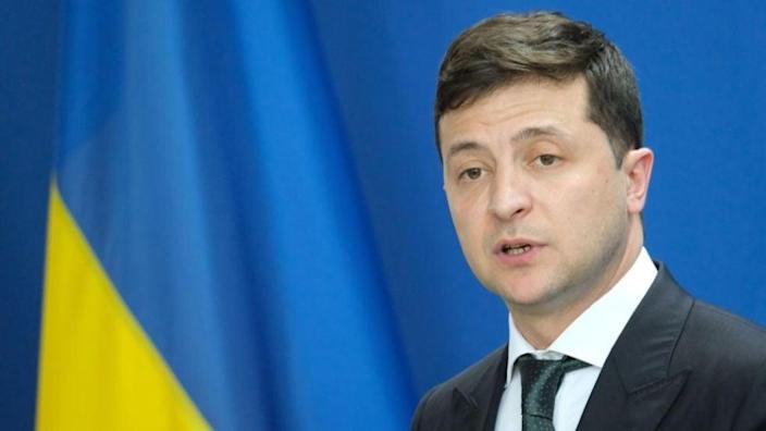 Zelensky urges Ukrainians not to panic