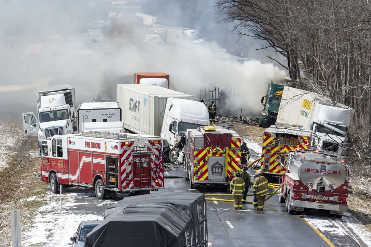 3 dead in pileup of dozens of vehicles in Pennsylvania