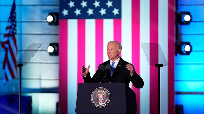 Biden says he was not calling for regime change in Russia