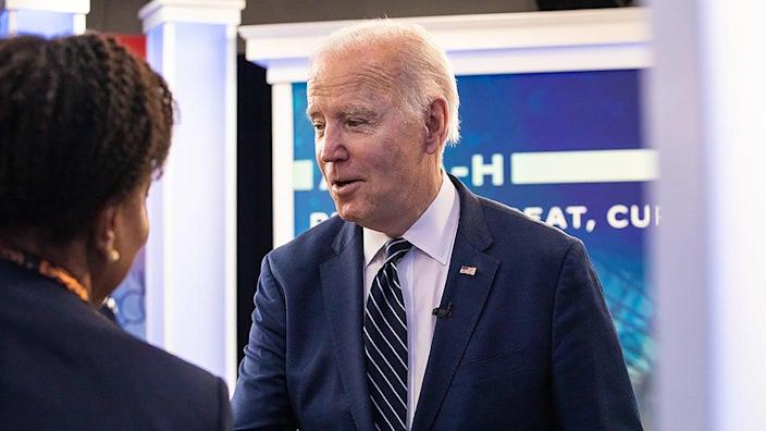 Biden warns Beijing: No ‘material support’ to Russia