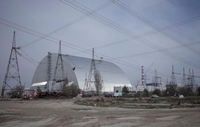 Chernobyl nuclear plant loses power, again prompting fears of a radiation leak