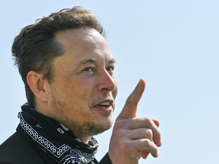 Elon Musk — officially the world’s richest man — says he thinks ‘Putin is significantly richer than me’