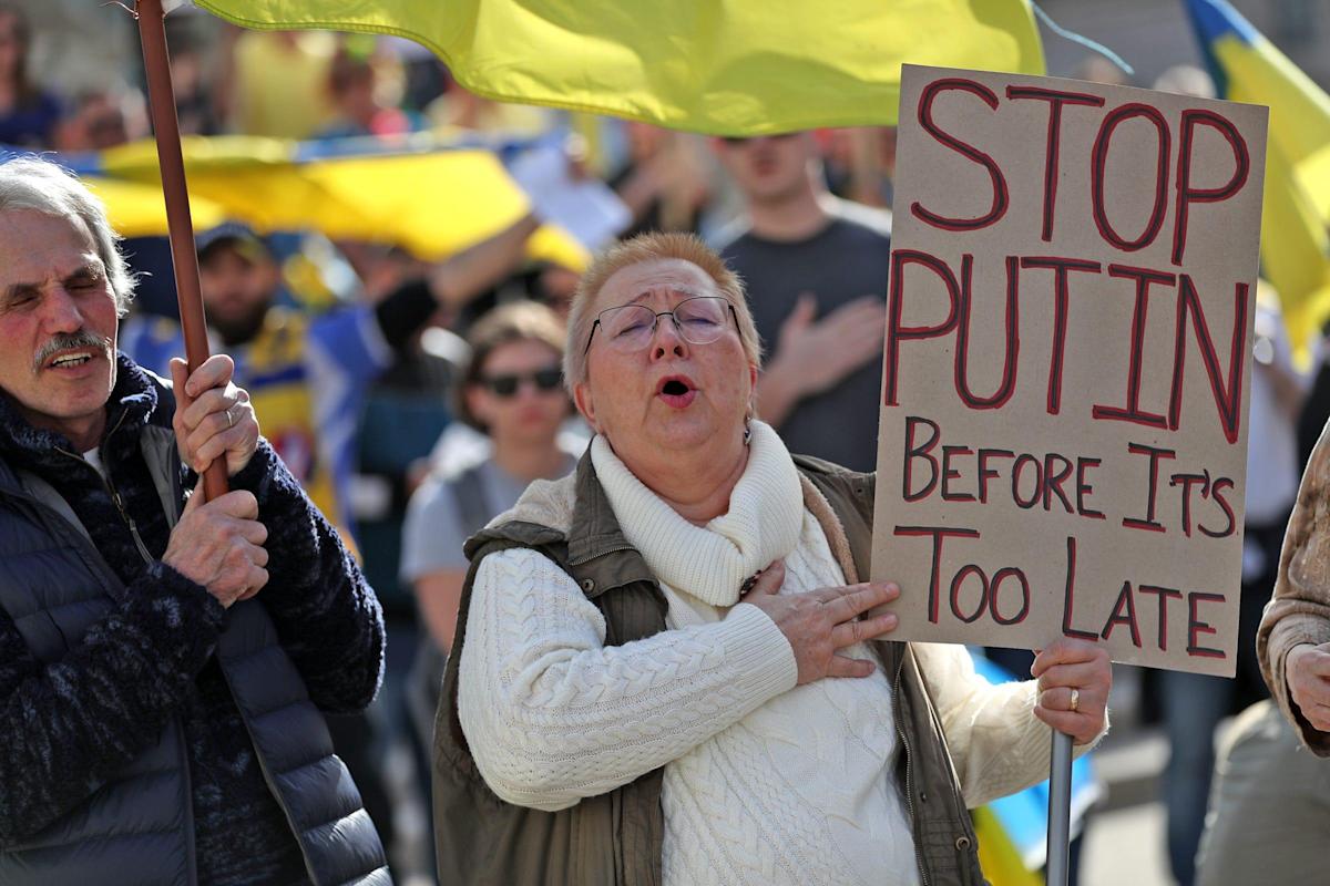 Letters to the editor: Stopping Putin; standing with Ukraine; and more