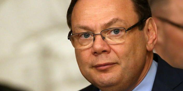 Mikhail Fridman says sanctioned oligarchs like him have no influence on Putin and it would be ‘suicide’ to challenge him on Ukraine