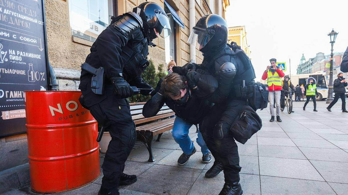 “Military censorship”: Police in Russia detain over 4,300 more anti-war protesters