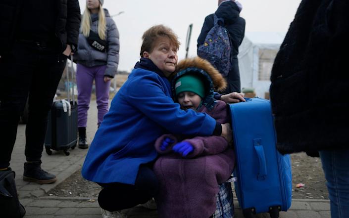 Politics latest news: UK has only approved a ‘few hundred’ visas for Ukrainian refugees, minister suggests