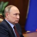 Putin threatens Ukraine with loss of statehood