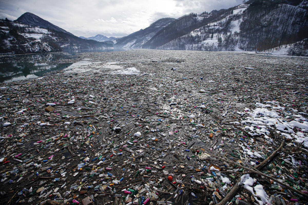 UN panel votes to create treaty to fight plastic pollution