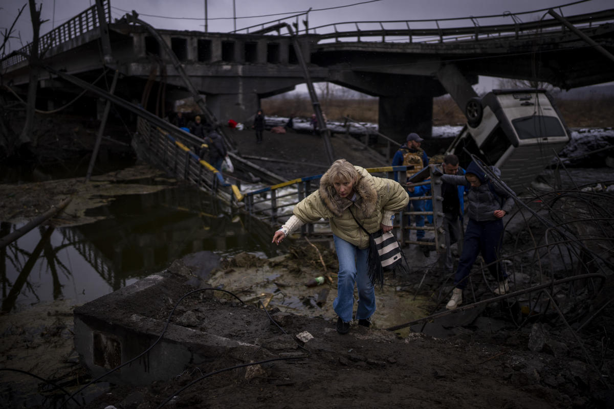 UN refugee agency: 1 million flee Ukraine in under a week