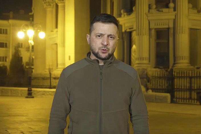 Zelenskyy pushes for talks with Putin as Russia intensifies attacks