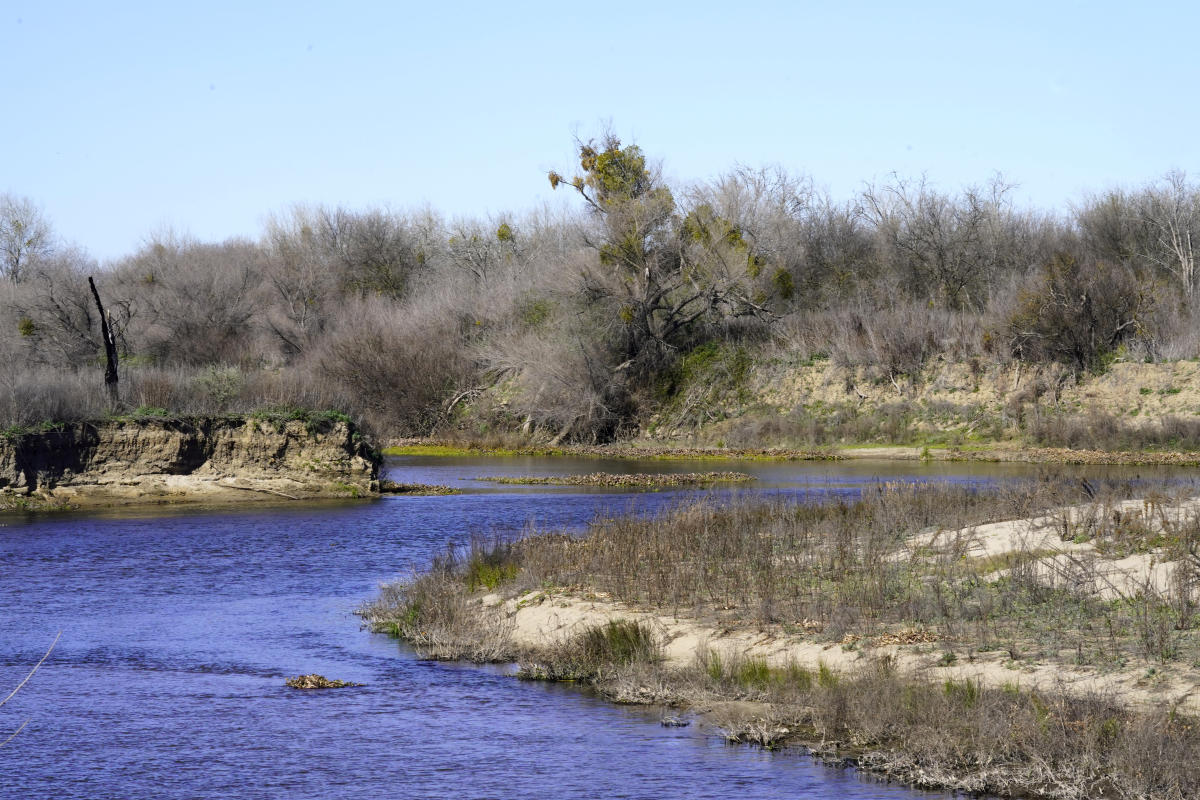 California gives rivers more room to flow to stem flood risk