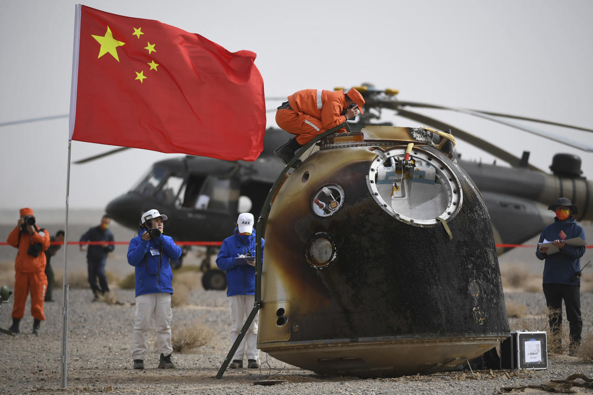 Chinese astronauts land after 6 months on space station