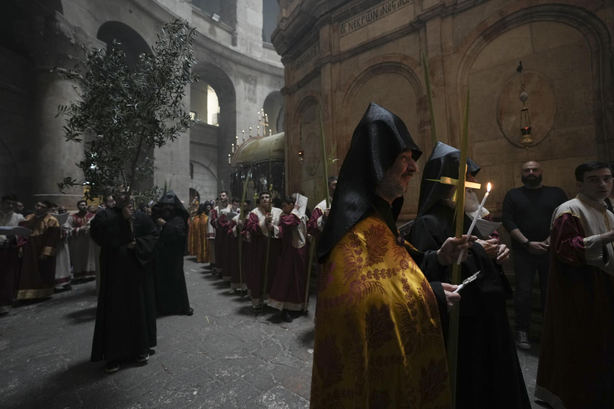 Christian faithful mark Easter in Jerusalem