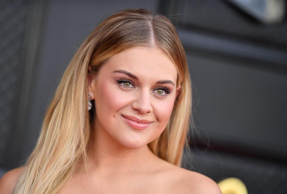 CMT Music Awards Host Kelsea Ballerini Tests Positive for Covid, Will Co-Host ‘Remotely’