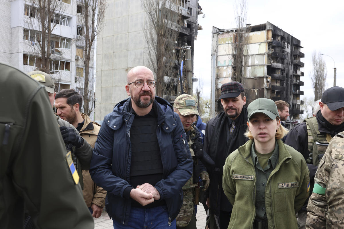 ‘Days or hours left’: Russia tightens the noose in Mariupol