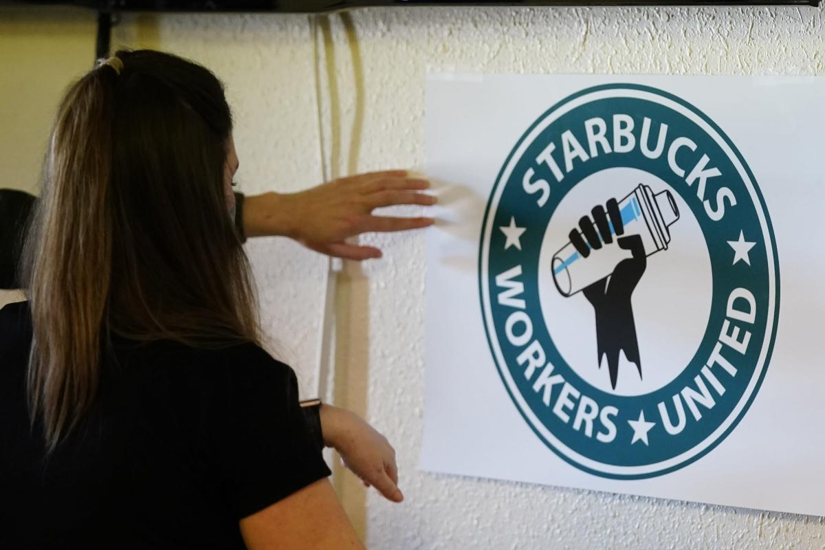 Feds: Starbucks engaged in unfair labor practices in Phoenix