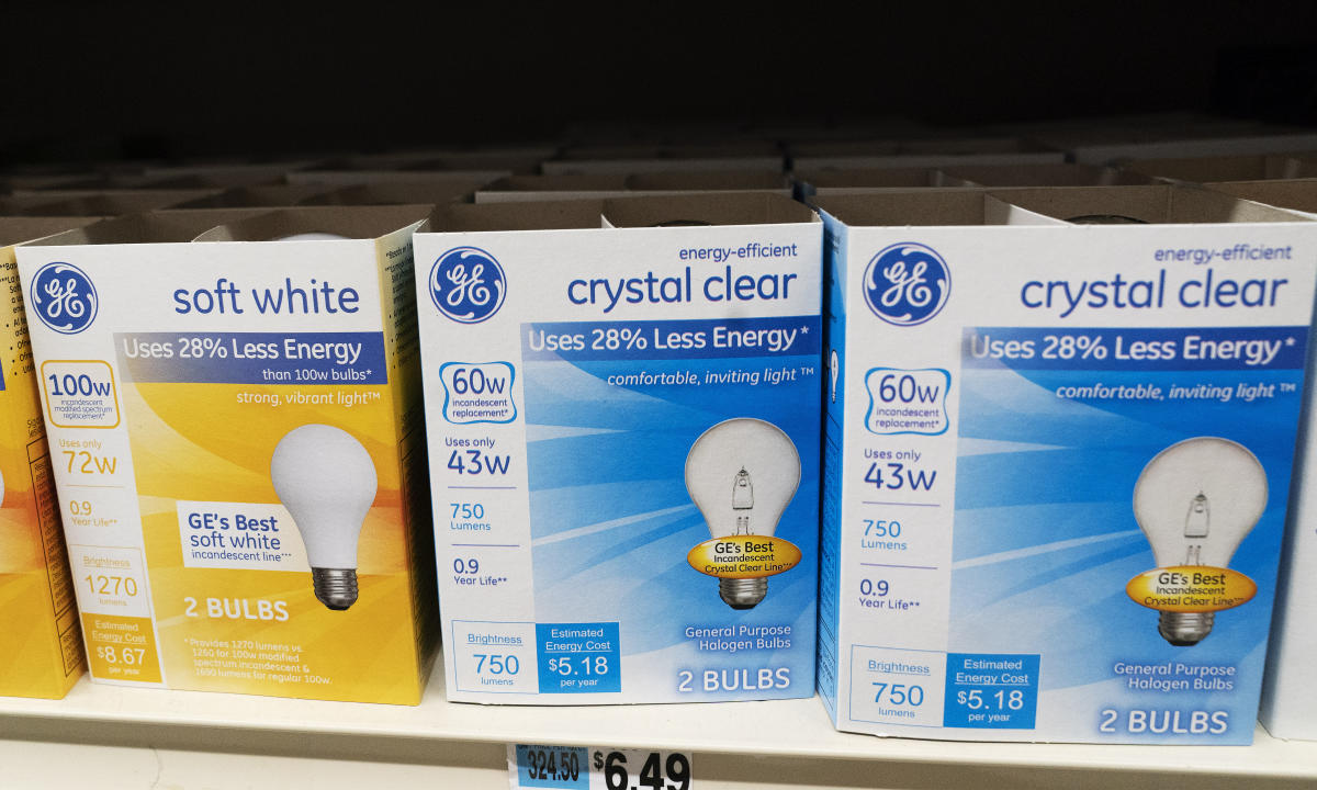 Incandescent light bulbs being phased out to save energy