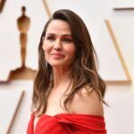 Jennifer Garner says ‘happiness is our own responsibility’: ‘Wisdom from mom’