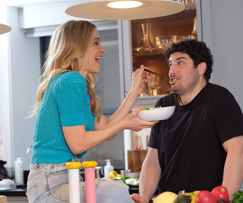 Jenny Mollen Jokes She’s Not Sure If She’s Legally Married to Jason Biggs on Their 14th Anniversary