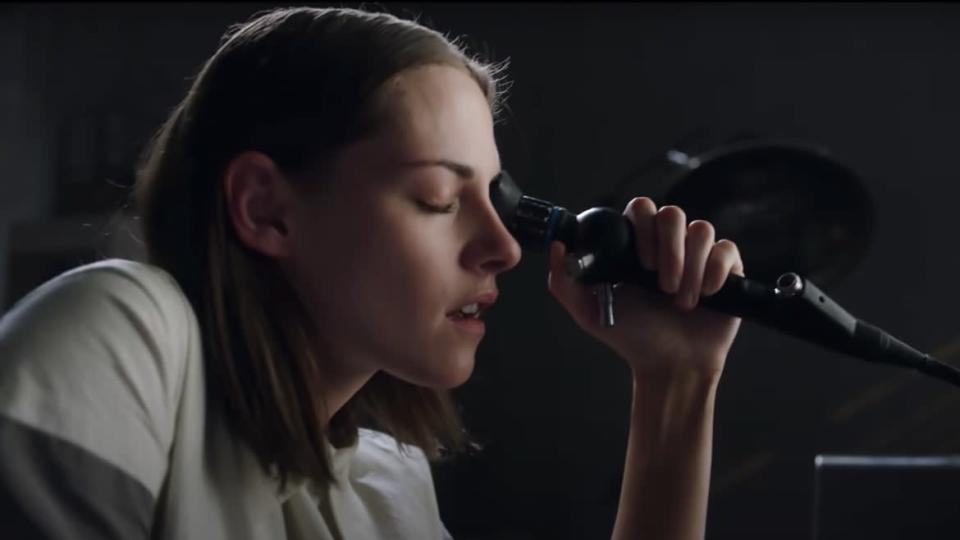 Kristen Stewart Is Doing Creepy Things to Her Eye in the Teaser for David Cronenberg’s New Movie