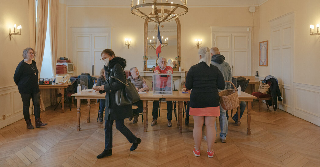 Live Updates: Turnout Is Lower as Presidential Vote Nears Conclusion in France