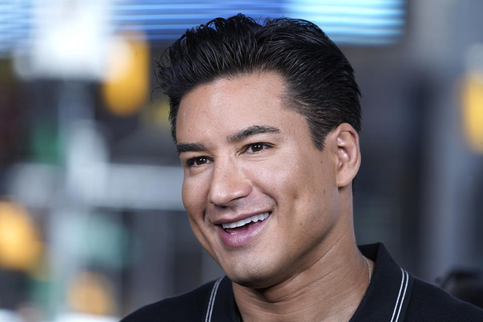 Mario Lopez shares ‘dramatic’ Easter family photo: ‘That’s a framer!’