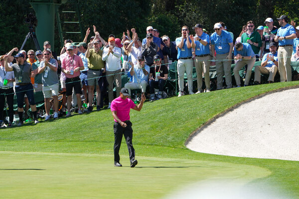 Masters Tournament Live Updates: Tiger Woods Remains Steady at Augusta