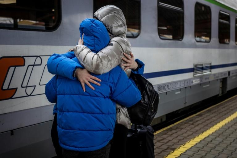 Nearly 4.25 mn Ukrainians flee abroad, 7.1 mn IDPs: UN