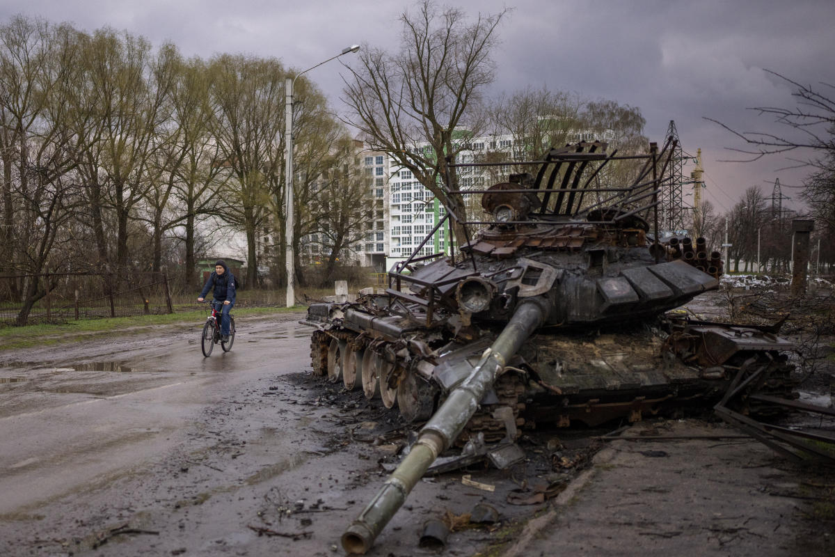 Putin claims victory in Mariupol despite steel-mill holdouts