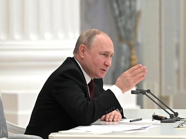 Putin warns Western countries that their sanctions will lead to food shortages in the ‘poorest regions of the world’ and spike migration, report says
