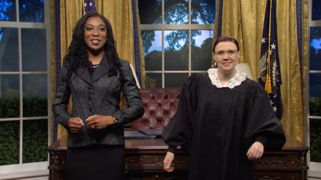 ‘SNL’: Ketanji Brown Jackson Trades Notes With Ruth Bader Ginsburg, Thurgood Marshall