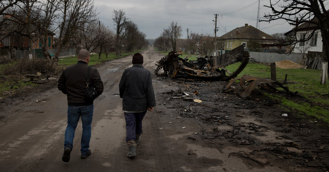 To Push Back Russians, Ukrainians Hit a Village With Cluster Munitions