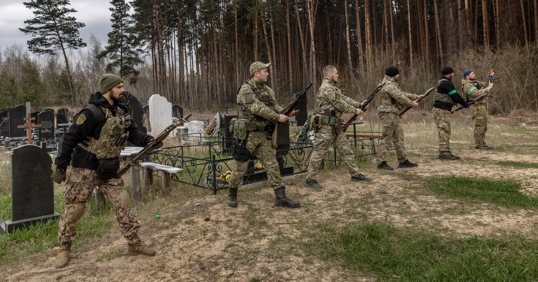 Ukraine Live Updates: Fighting Flares in East, as Russia Issues Warning With Missile Test