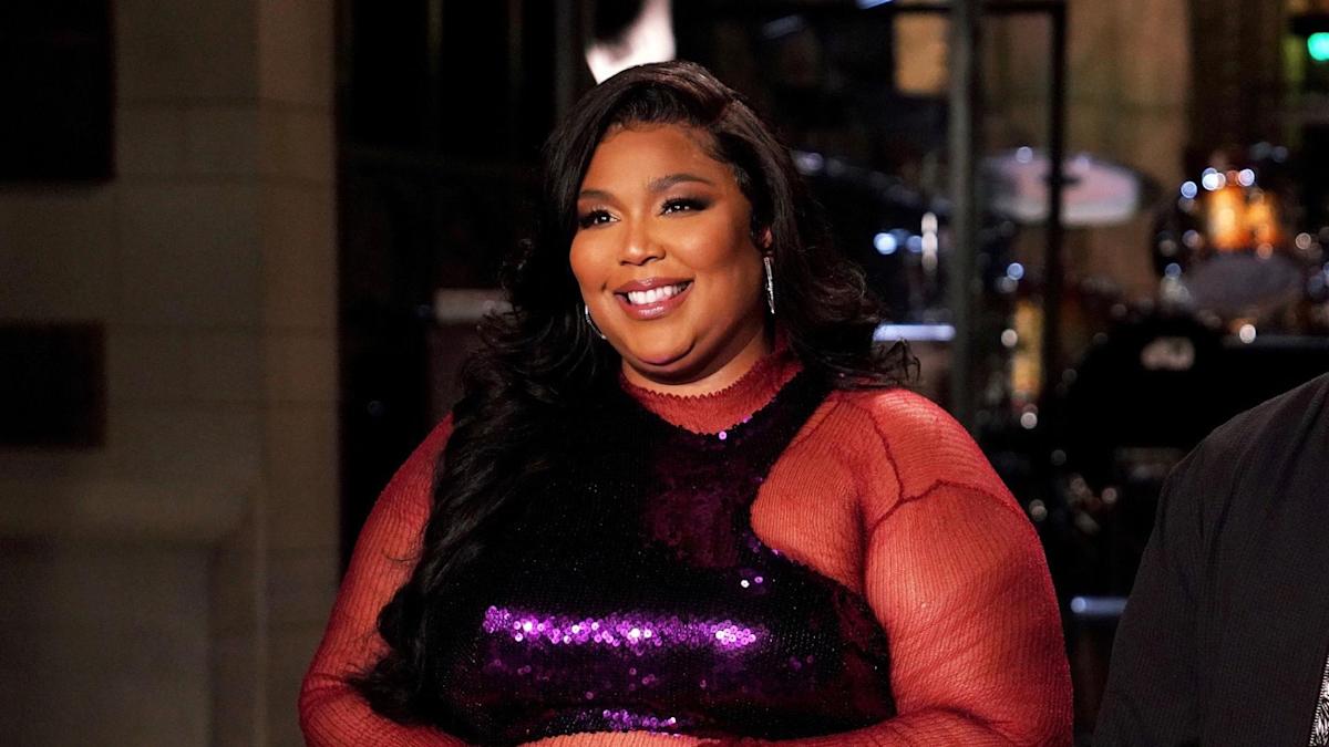 Watch Lizzo Address Internet Rumors, Jokes About Her Chris Evans TikTok in ‘SNL’ Monologue